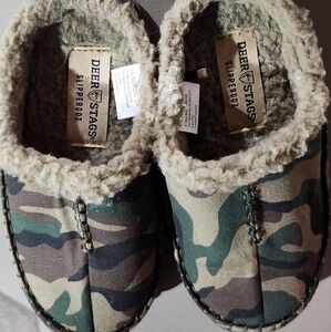 Deer Stags Slipperooz size 2 boys